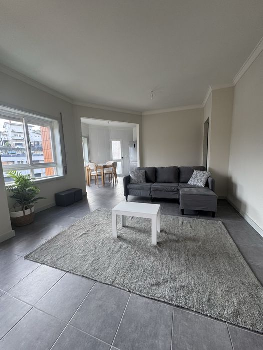 Apartamento T2 mobilidado em Marco de Canaveses