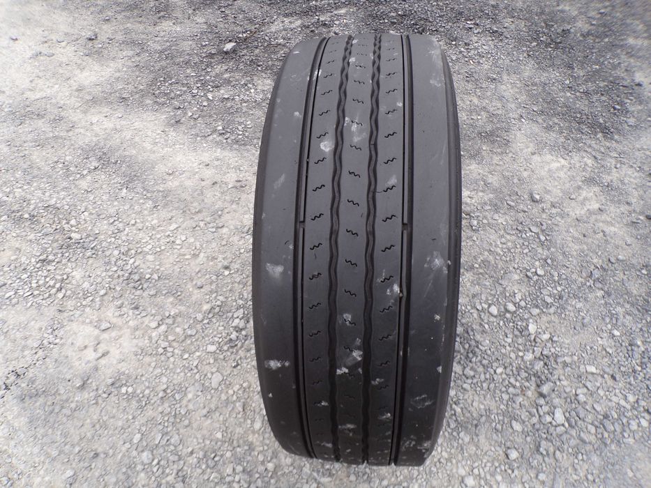 opona 315/60R22.5 UNIROYAL FH40 (770 NETTO)