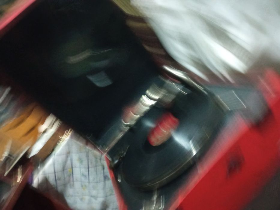 Bonita grafonola. A funcionar,toca, toca, até ao..