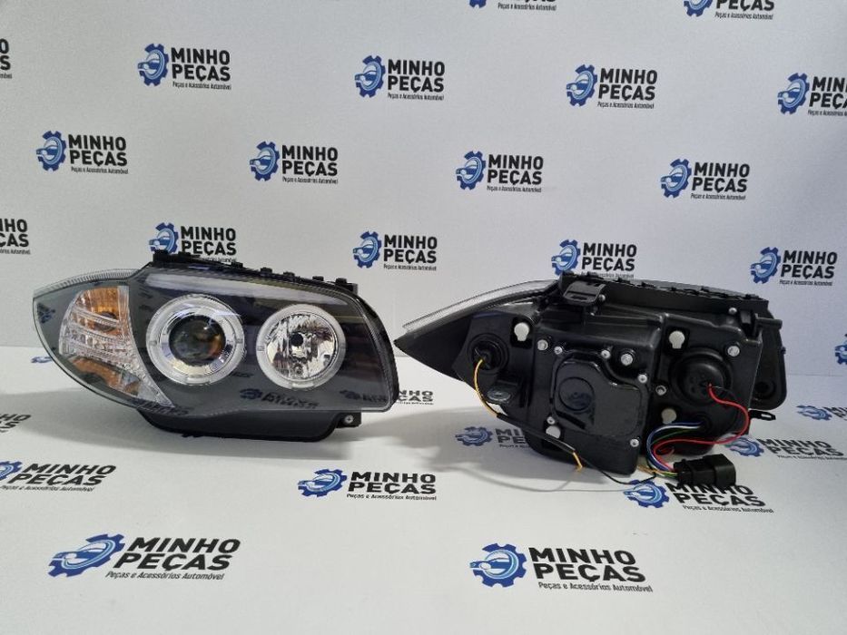 Faróis Angel Eyes BMW Série 1 Fundo Preto