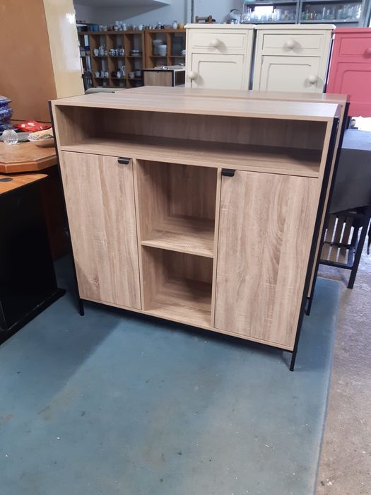 Móveis de apoio em Madeira