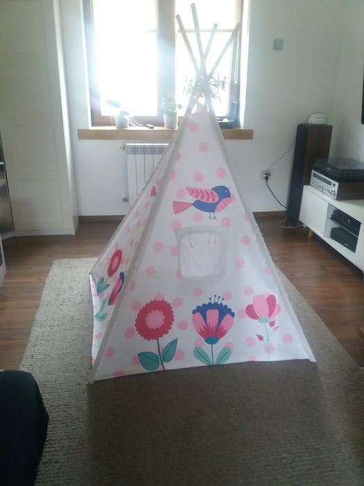 Namiot tipi z okienkiem