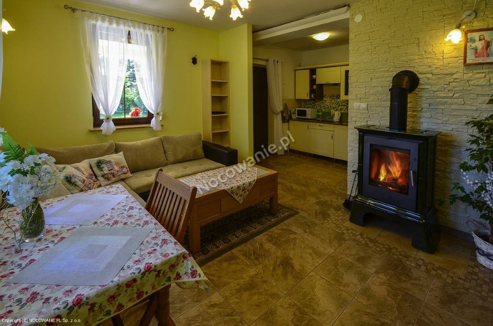 OGRÓD i DOMEK w górach Brenna k Ustroń Wisła Beskidy Apartament Nocle