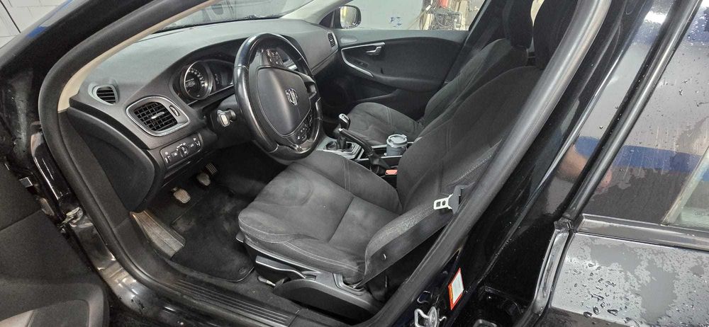 Volvo V40 1.6 Diesel – 114cv | 180.000km | Excelente estado
