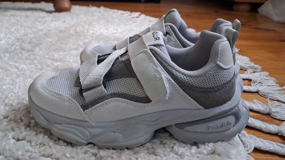 Sneakersy dziewczęce r.35 21,5 cm