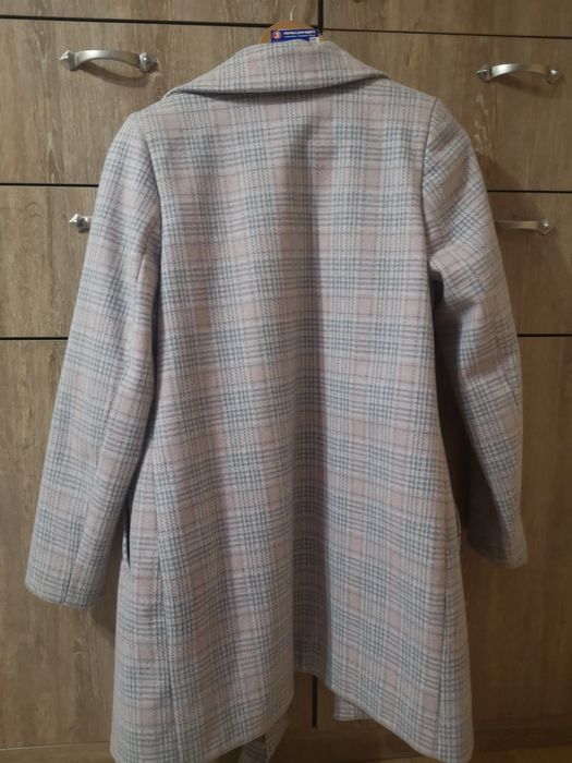 Дуже гарне демисезонне пальто