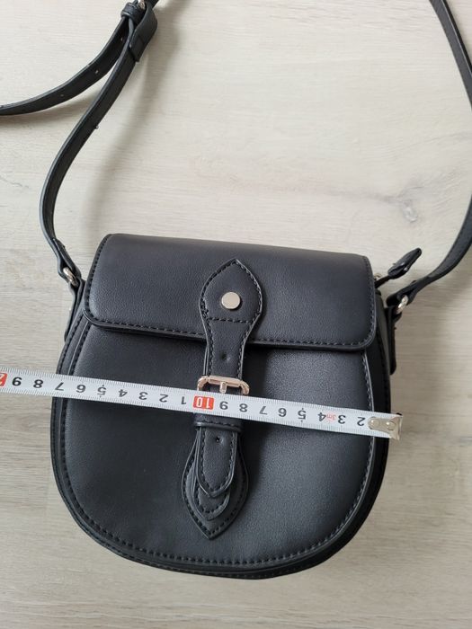 Mała torebka listonoszka