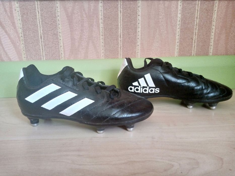 Бутси шкіряні Adidas 31-32розмір. Б/у.