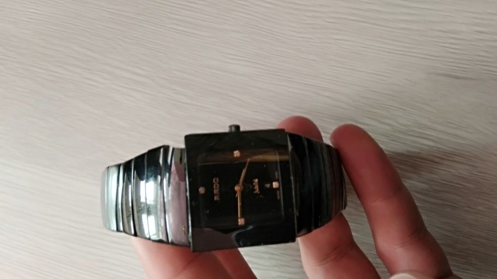 Продам швейцарський годинник RADO