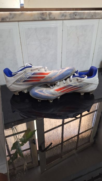 Chuteiras adidas F50 Club Fg