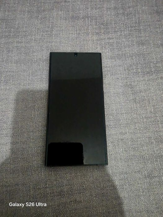 Samsung Galaxy S24 Ultra em excelente condições.