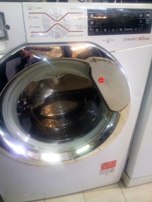 Máquinas de lavar  a roupa  LG de 7 KGS/ máquina HOOVER 9kgs  150€