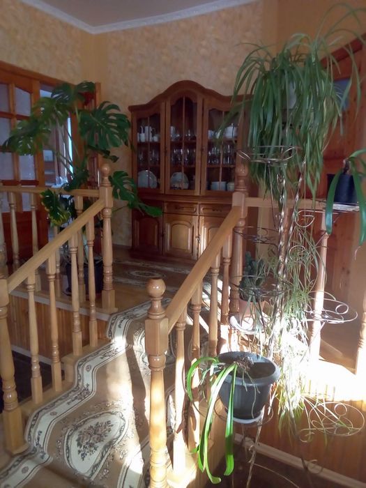 Продаж великого будинку в Сваляві