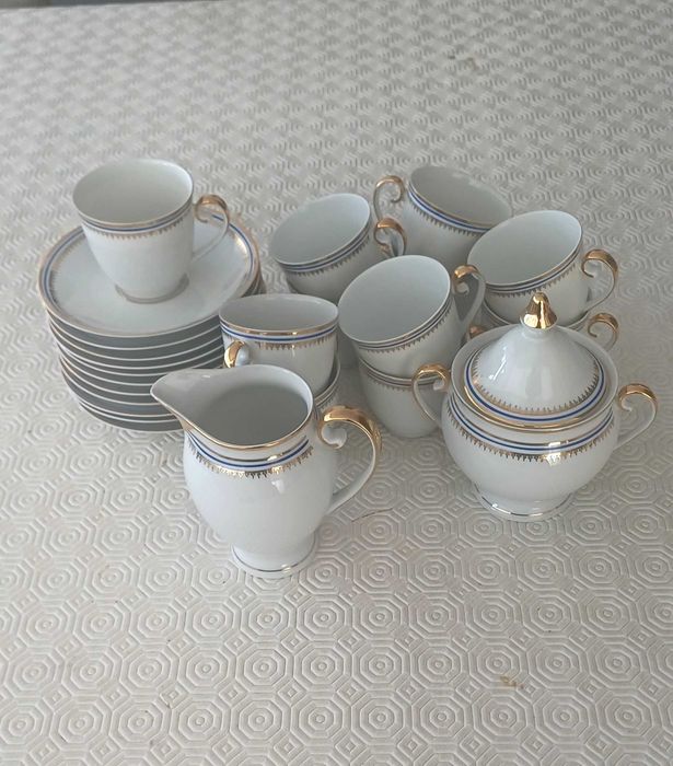 Serviço de café da marca Spal