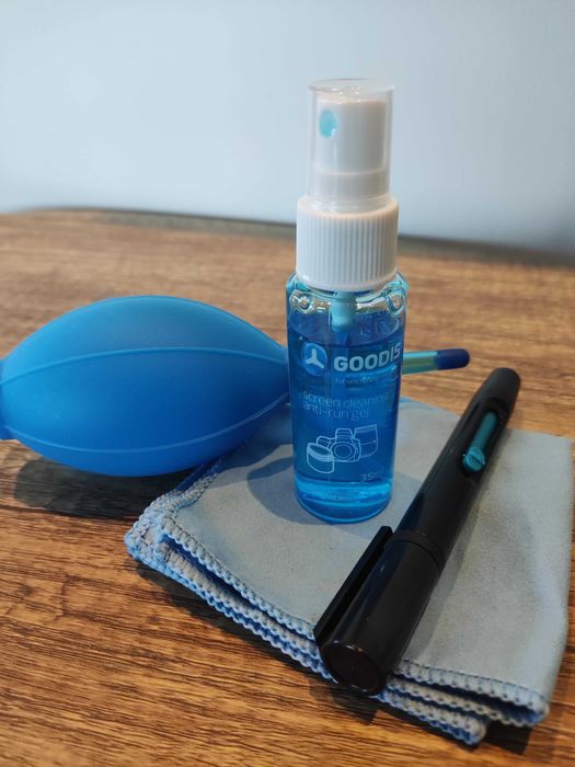 Kit Máquina fotográfica Canon 2000D