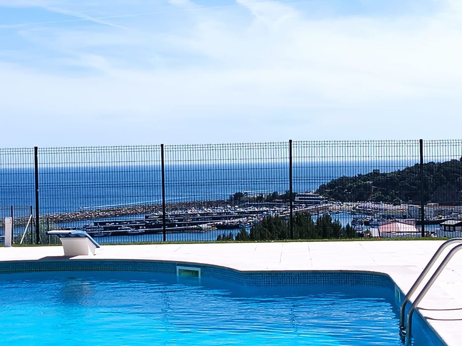 Duplex T1 em Sesimbra com vista mar.