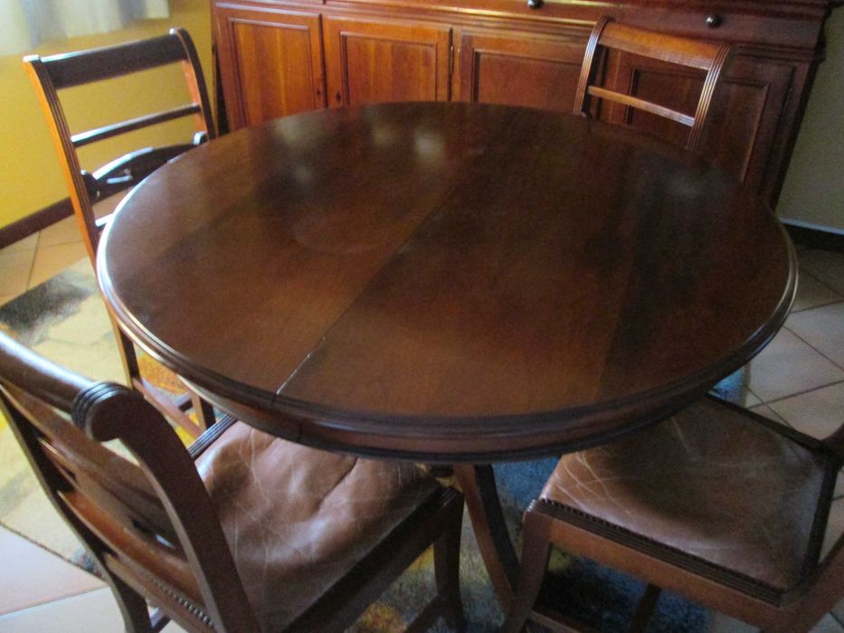 Móvel Louceiro, Mesa extensível e seis cadeiras