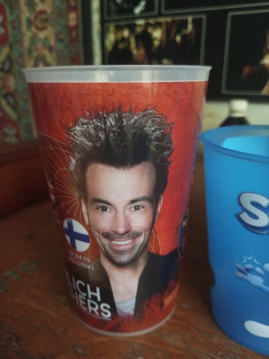 Стаканчики пластиковые KFC