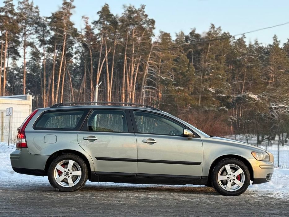 Volvo v50, 2006 року, 1.6 дизель, механіка, 274т.км.
Надійний дизельни