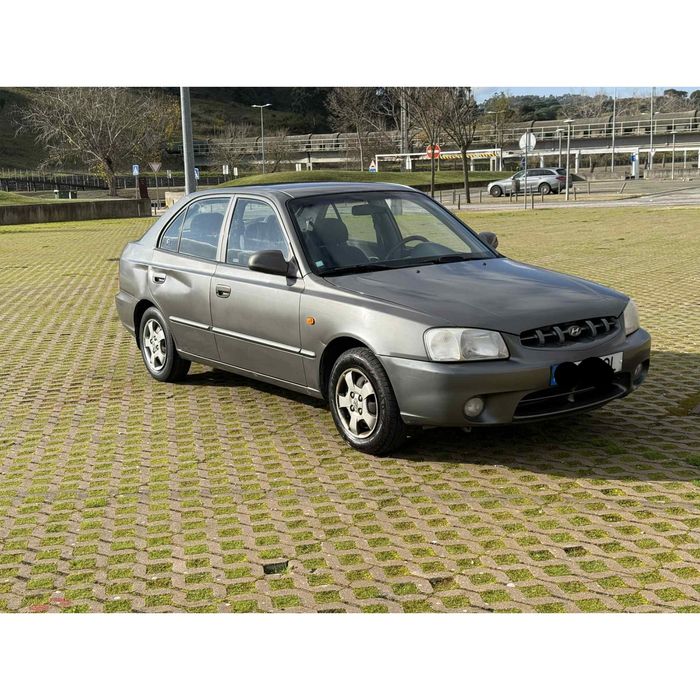 Hyundai Accent — fotografia 2