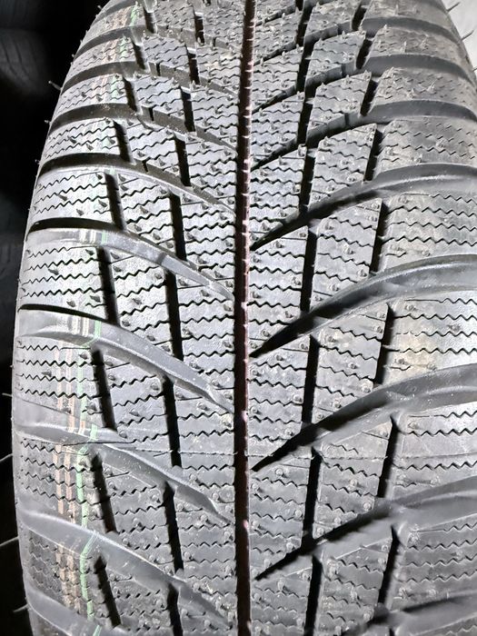 Шини зимові 205/60/16Bridjestone blizak 001