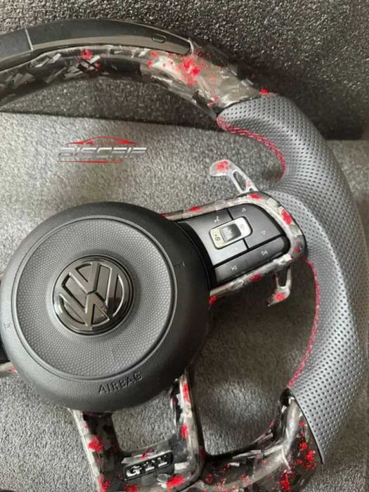 Volante VW Carbono com LED Display | Golf GTI / R (MK5 MK6 MK7 MK8)