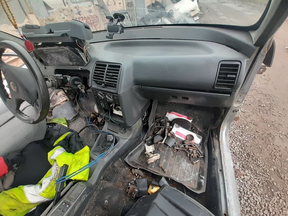 Двери лада  ваз 2110 2111 2112 приора