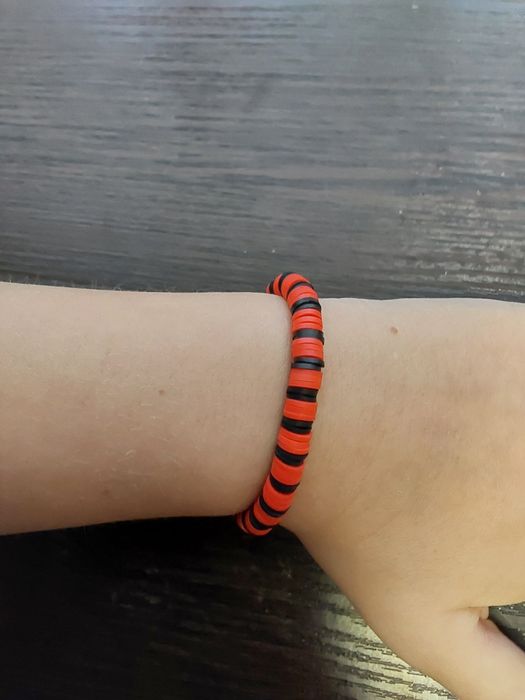 Браслети з бусин