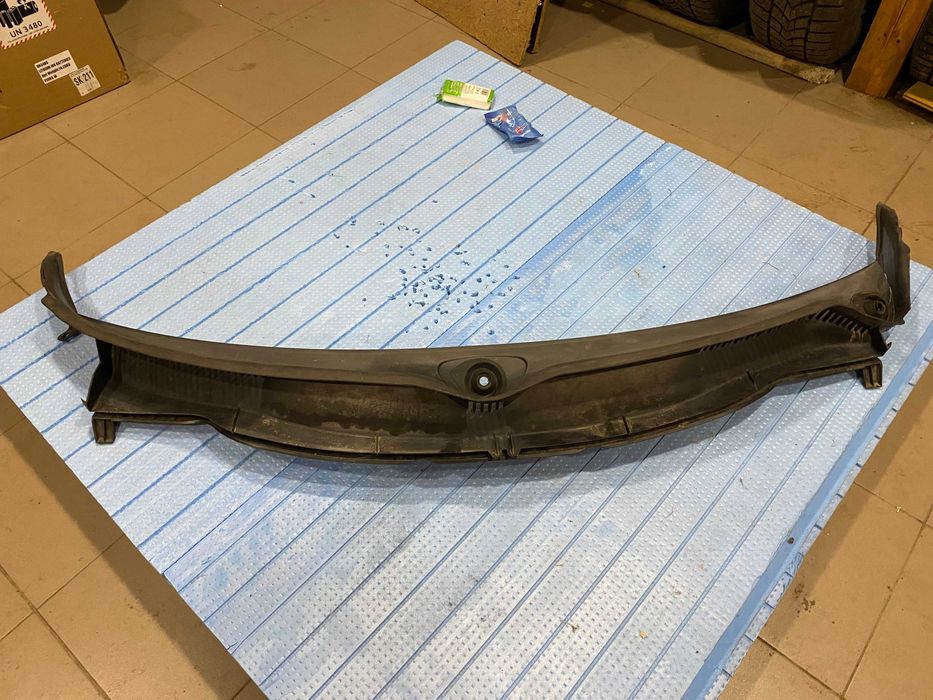 Mini Cooper Countryman F60 -- Планка обтікача, частина 1