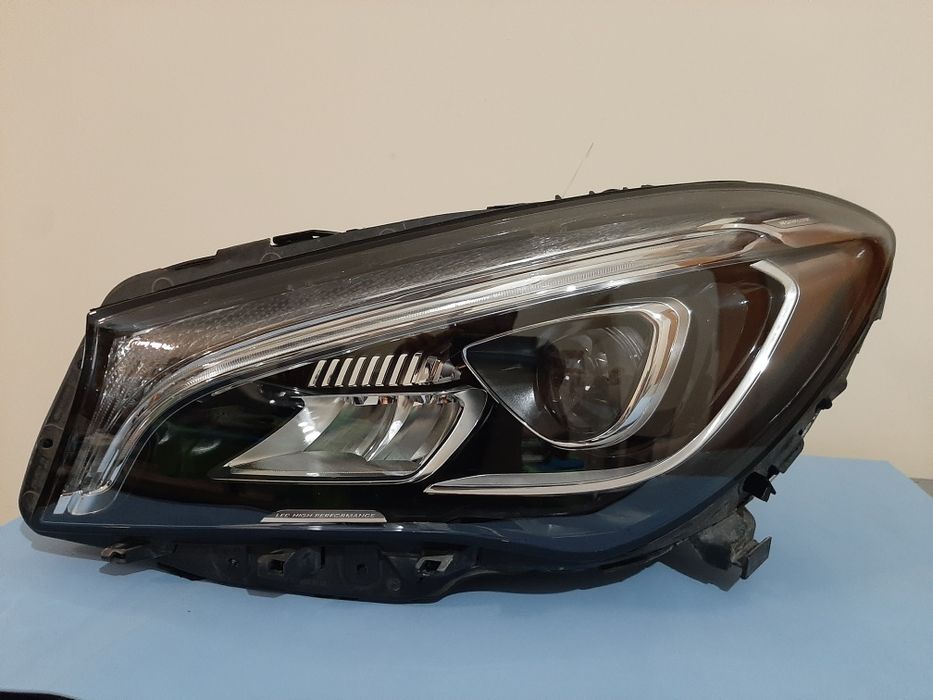Mercedes CLA reparação optica/farol