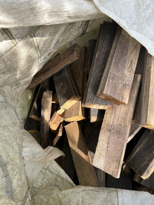 Pół Bigbaga drewna, drzewa pocietego na opał z desek