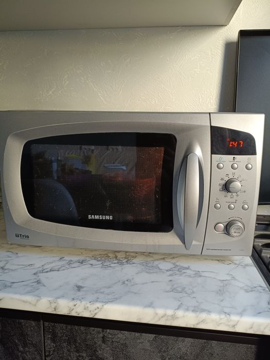 Продам мікрохвильову піч Samsung