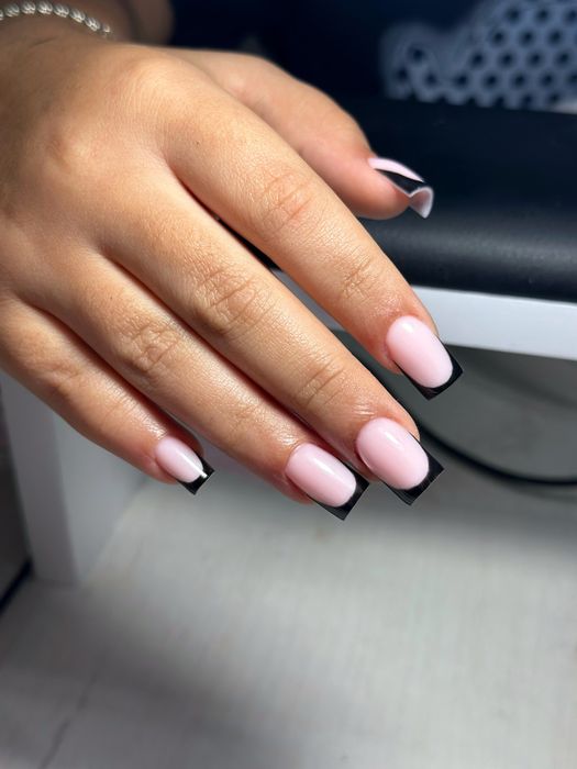 Нарощення нігтів, манікюр 97 квартал