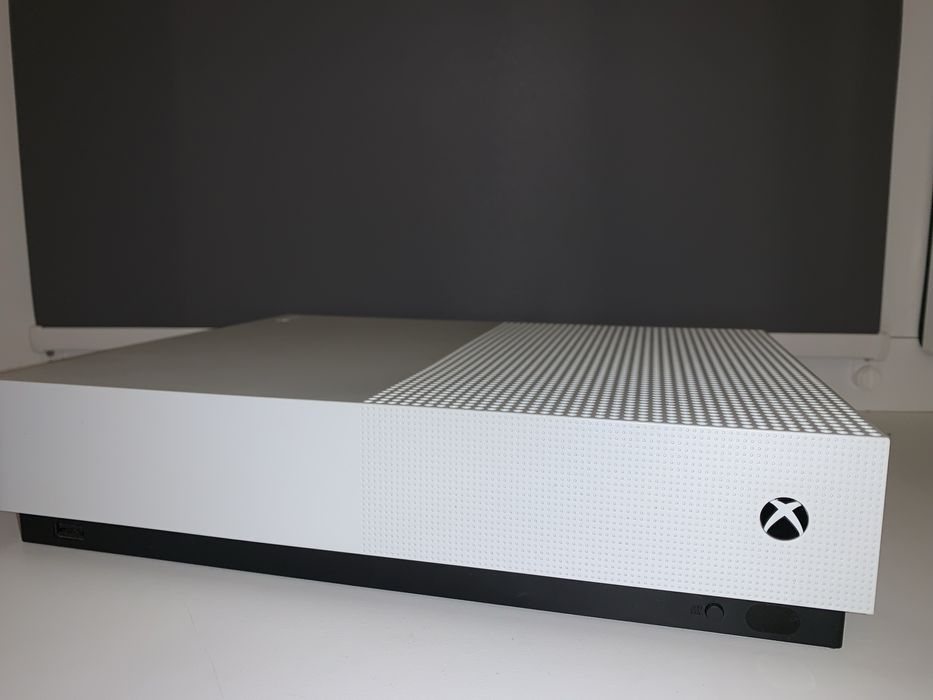 ігрова приставка xbox one  s 1tb