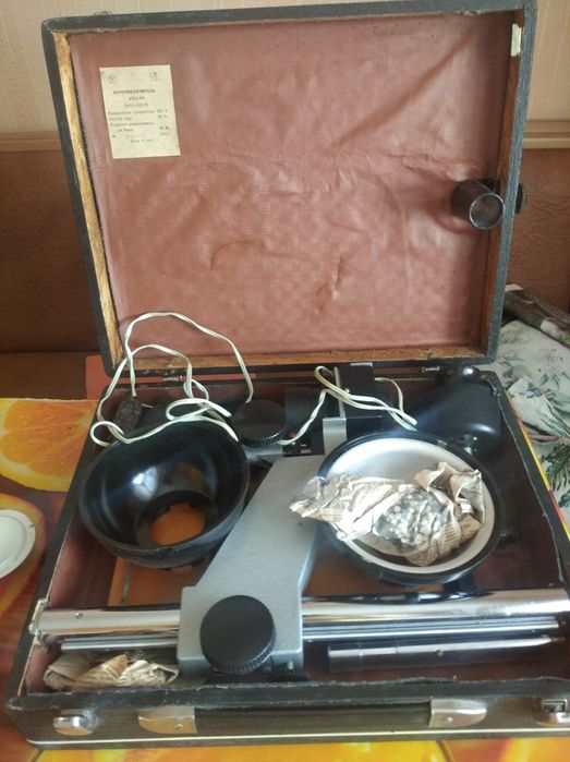 Фотопринадлежности. Фотоувеличитель УПА509, фонарь, глянцеватель