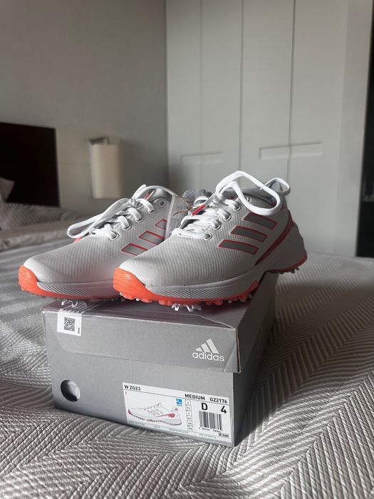 Sapatos de Golfe adidas Novos EU 36 2/3 (US 5.5) New adidas Golf Shoes