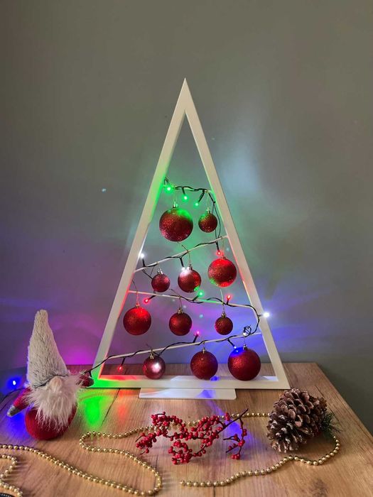 Choinka metalowa biała – świąteczna dekoracja do domu 62,5 cm