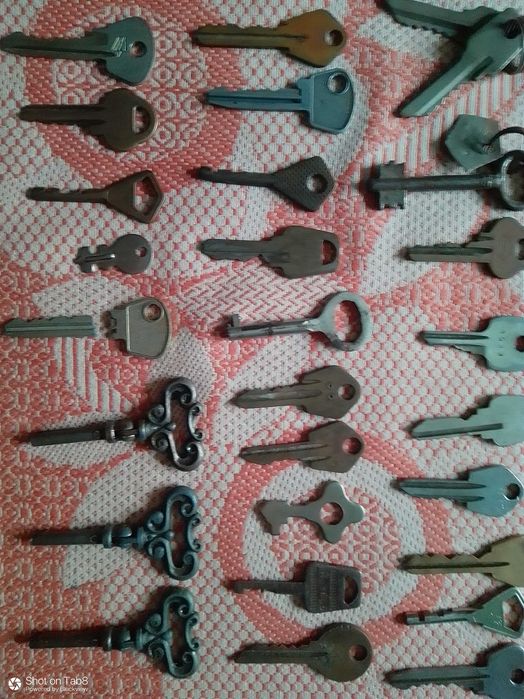 Ключи замочные разные