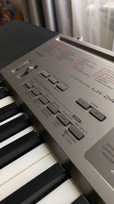 Синтезатор Casio LK-240 з підсвічуванням клавіш (для навчання)