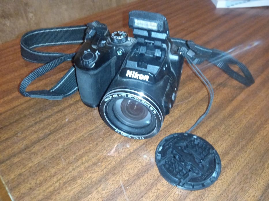 Продам фотокамеру Никон B500 Б/У.
