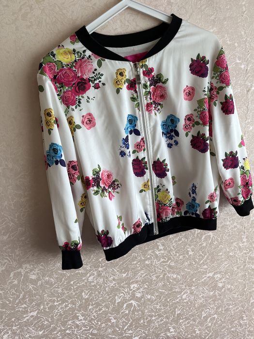 Жіноча вітровка