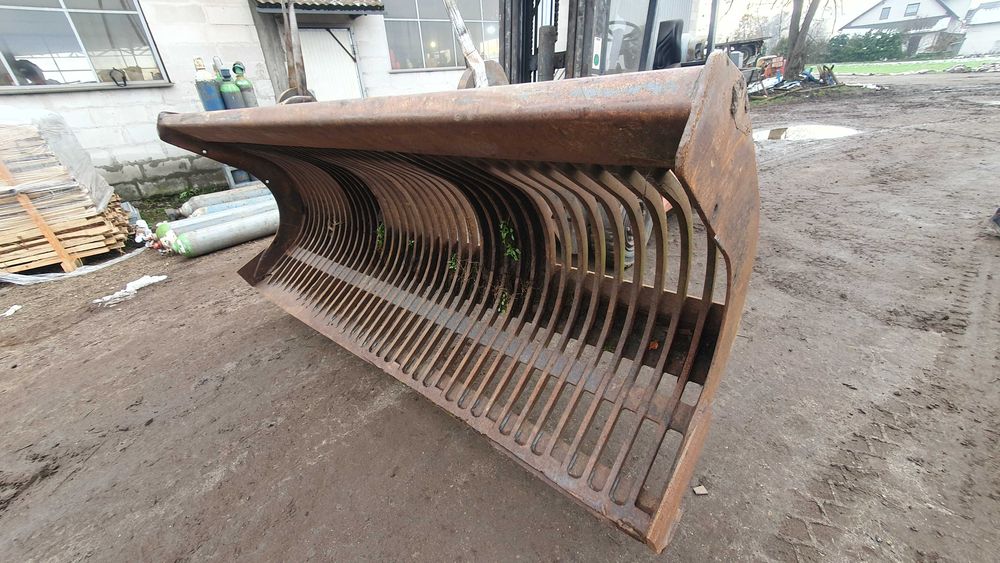 Łyżka ażurowa masywna 2,60m