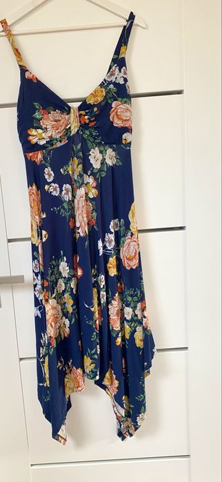 Body Flirt asymetryczna sukienka kwiaty 40/42