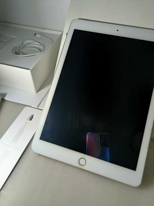 iPad plus pencil, 6 generacji