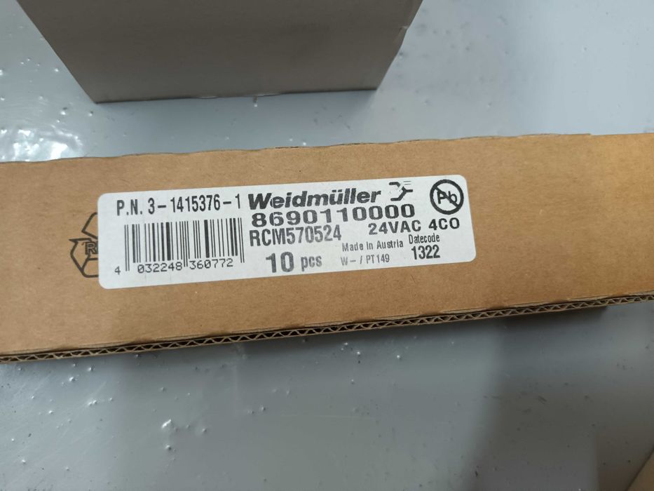 Weidmuller Relay and Base64584680976258121