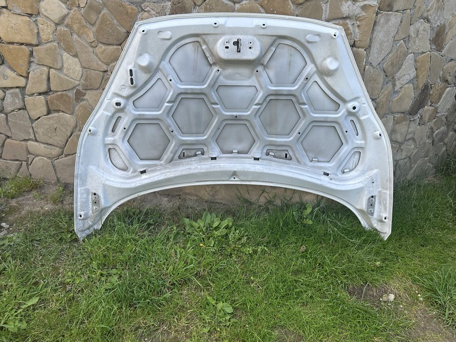 Для Ford Fiesta капот