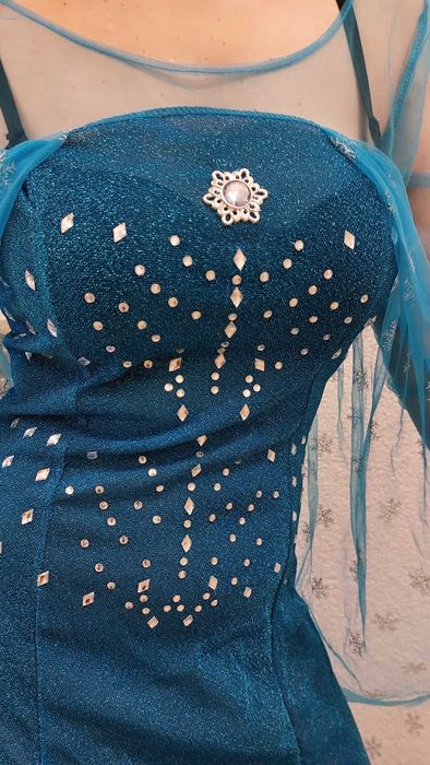 Продам костюм Эльзы с холодного сердца для Аниматоров