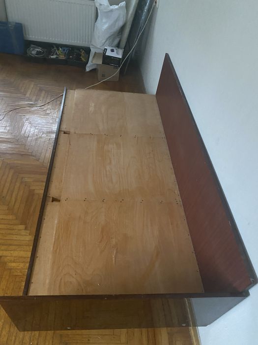 Віддам безкоштовно ліжка 2 шт, трельяж,прихожа, ліжко-тумба