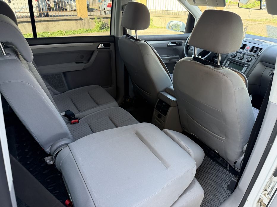 Volkswagen Touran ( Avtomat )
