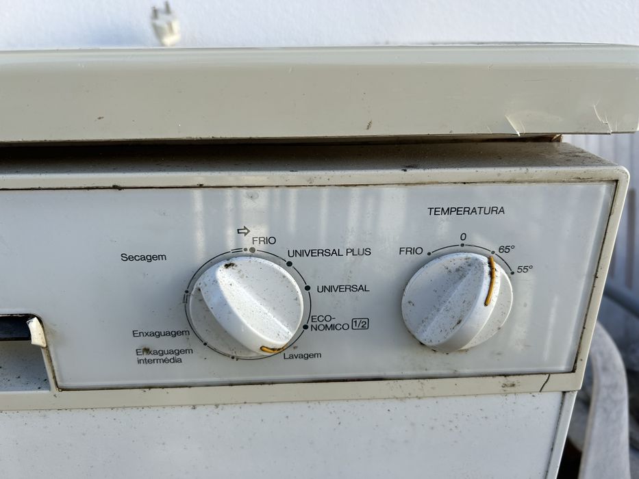 Máquina de lavar loiça Miele Avariada